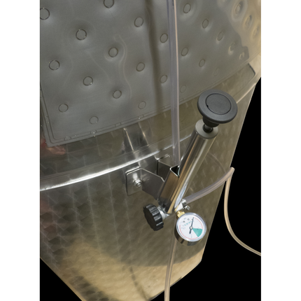 2200 l (581 gal) Speidel Variable Volume Max Jacketed Dish Bottom Tank with Oversized Manway, Extended Legs