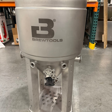 Brewtools | F40 Unitank Light | 5.2-10.5 Gallon Capacity | 20-40L - Refurbished